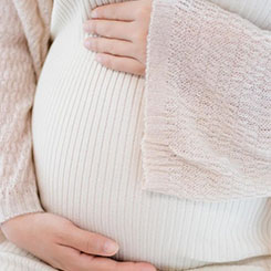 那一天👩‍🎤，四家企业🤣参与攻关的🔓工程师们，不🕊约而同地🚲👩‍👩‍👦‍👦